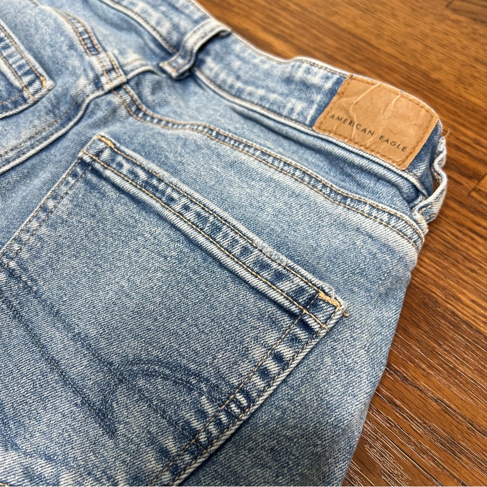 American Eagle Strigid Mom Jean size Estimated 4 - Picture 12 of 13